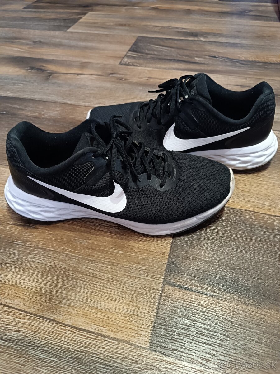 Nike revolution 6