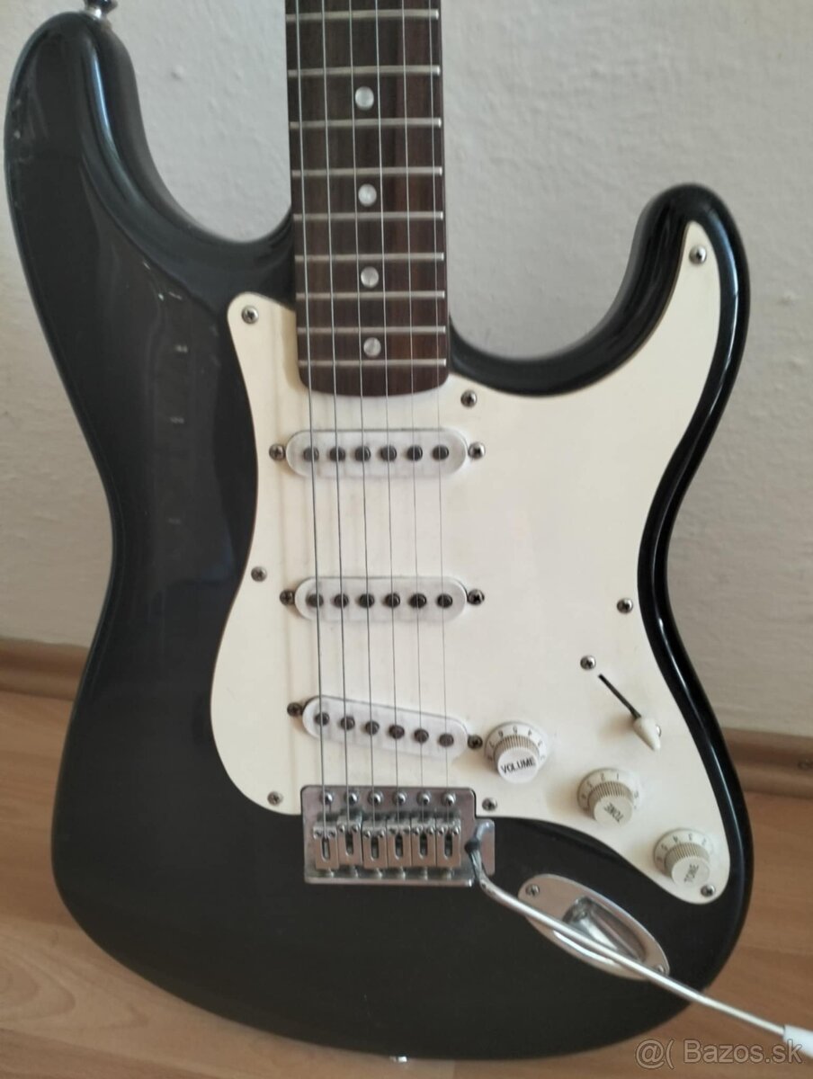 Predám gitaru Squier Fander Bullet strat