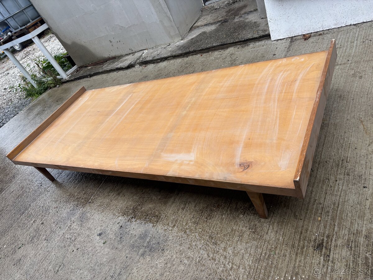 Predám 2x postel drevenú z masívu rozmer 195cm x 83cm