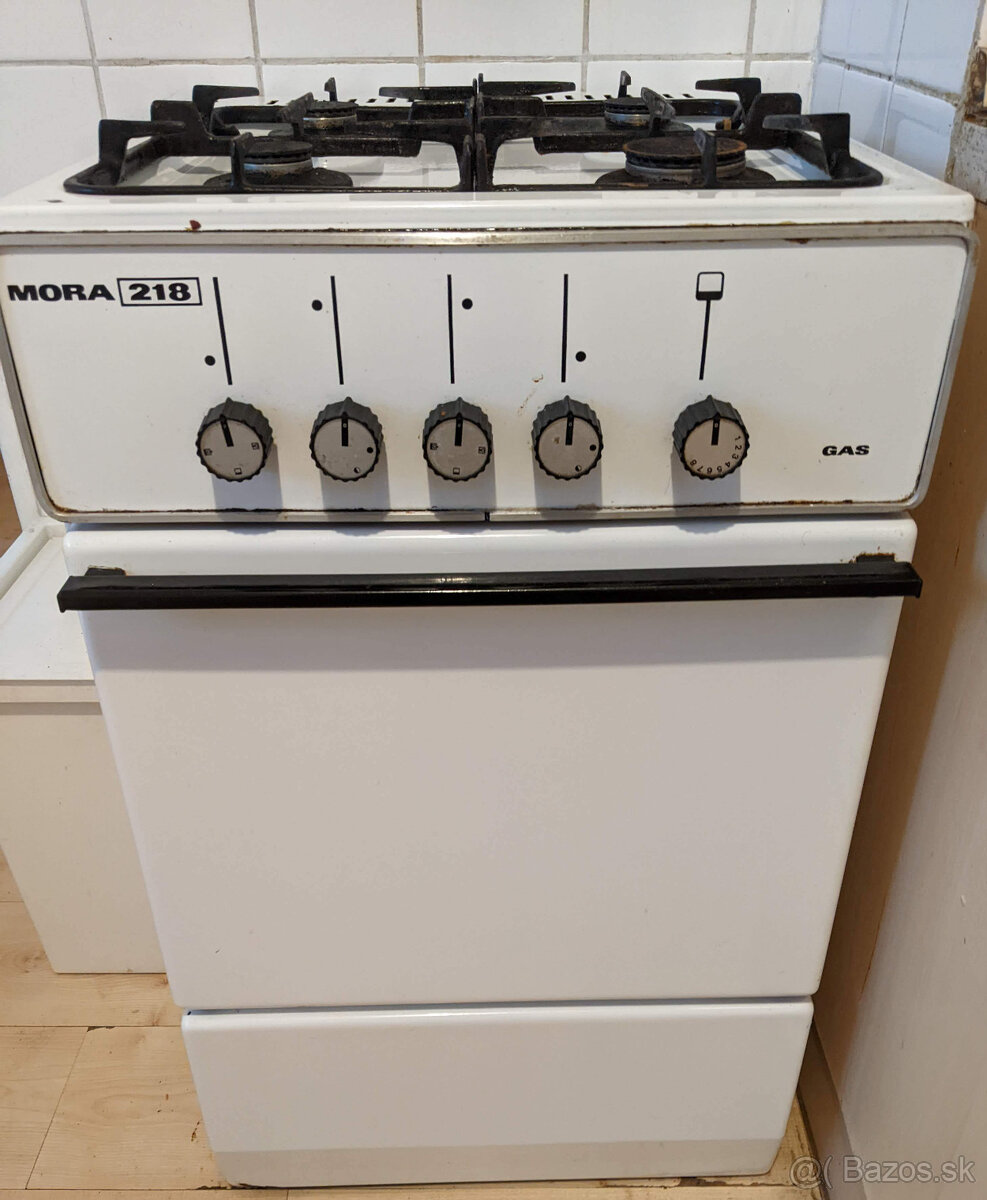 Predam plynovy sporak/plynova truba Mora 218