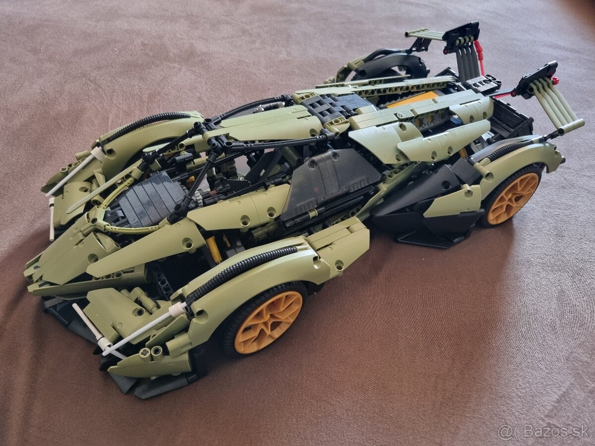 Predám stavebnicu LAMBORGHINI