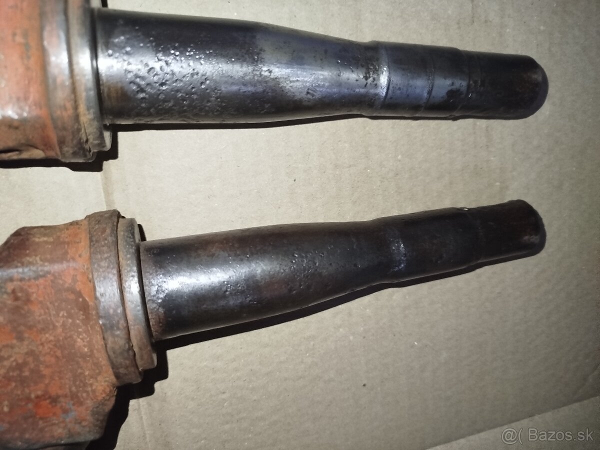 Čepi prednej nápravy Zetor 25 A