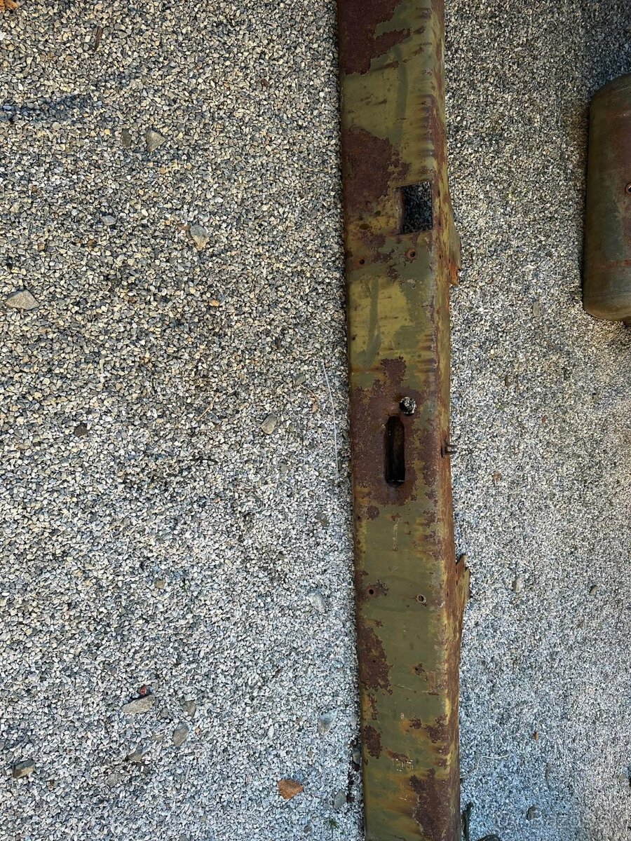 Predny naraznik praga v3s