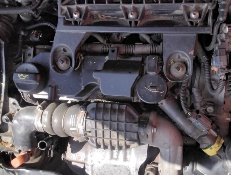 predám MOTOR BHY Peugeot 301 1.6 eHDI 73kw motor BH02 DVERE,