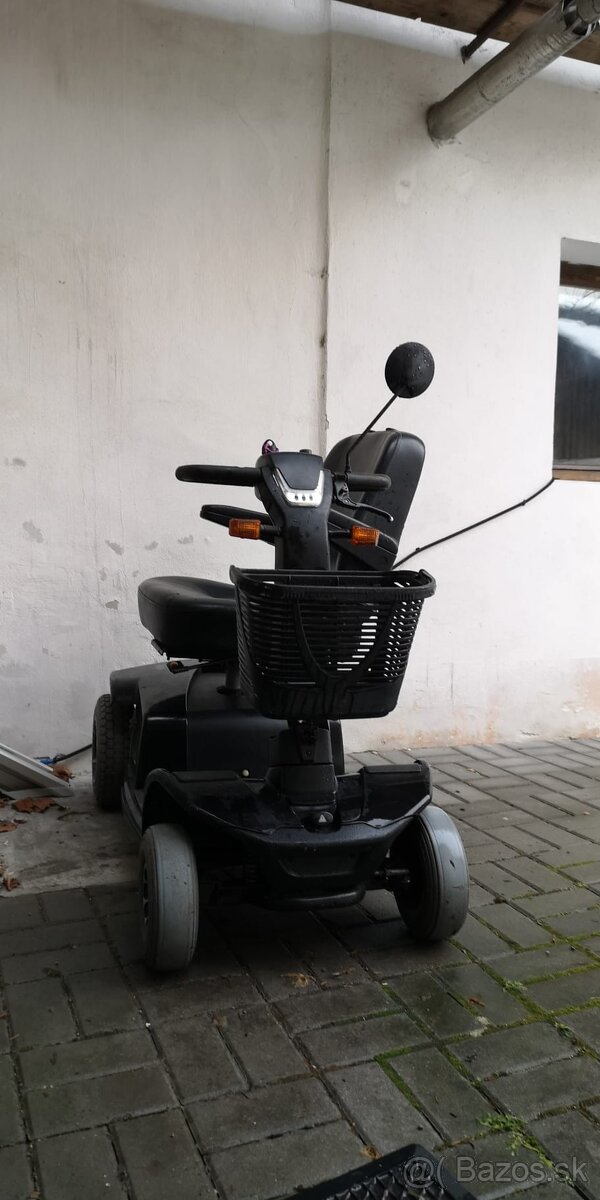 Invalidný vozík elektrický