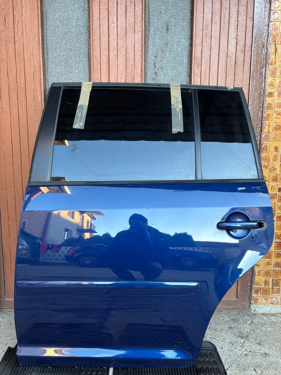 Vw touran zadne dvere 2