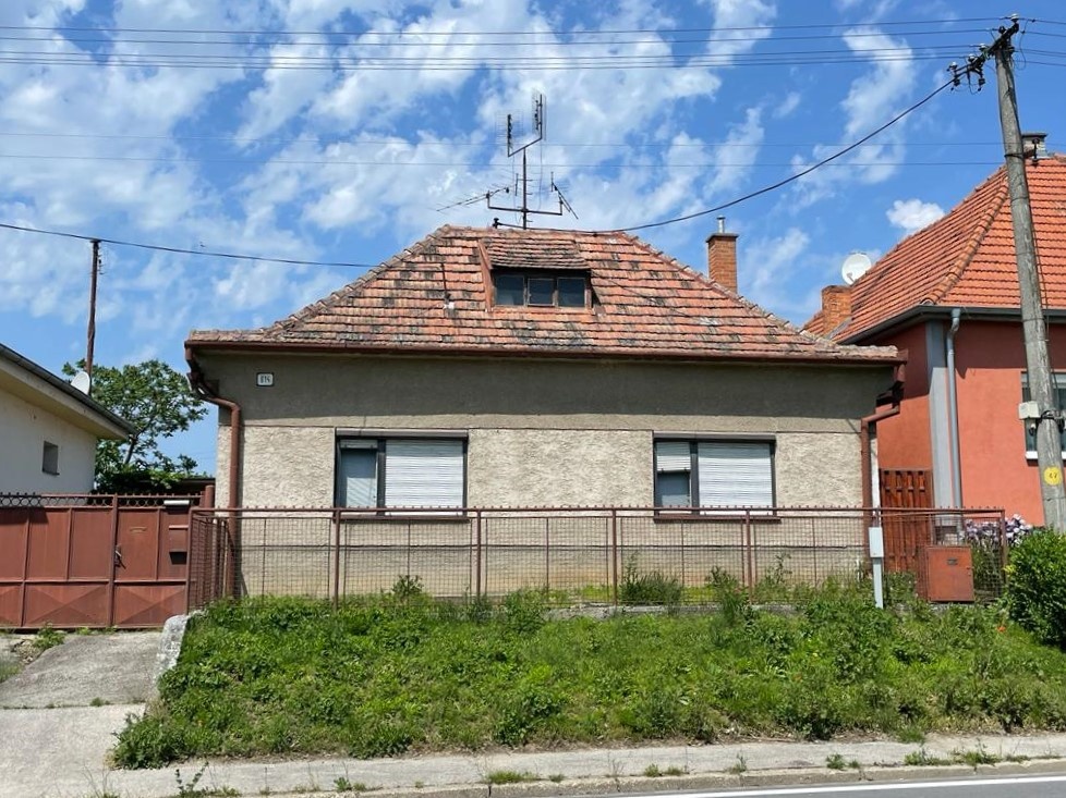 AZ - predaj staršieho 4-izb.rodinného domu v Šintave