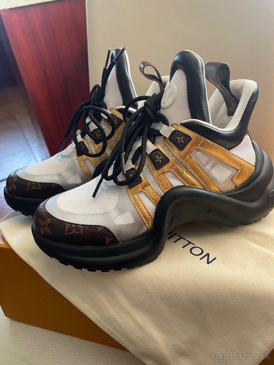 LV tenisky 37