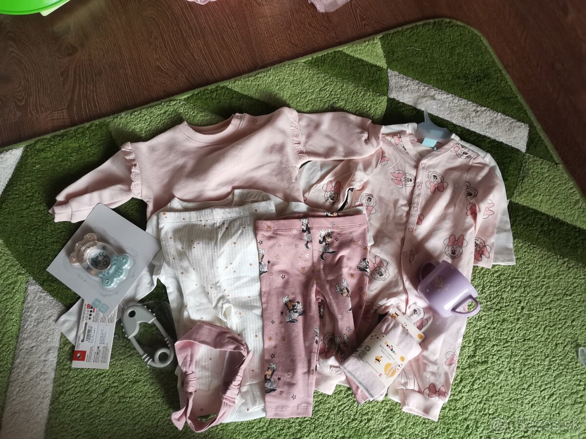 Úplne nové oblečenie pre babatko