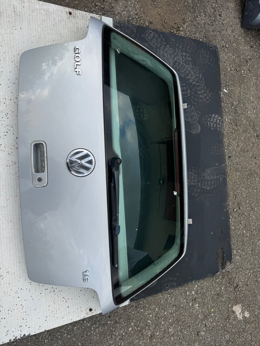 Vw golf 4 zadny kufor