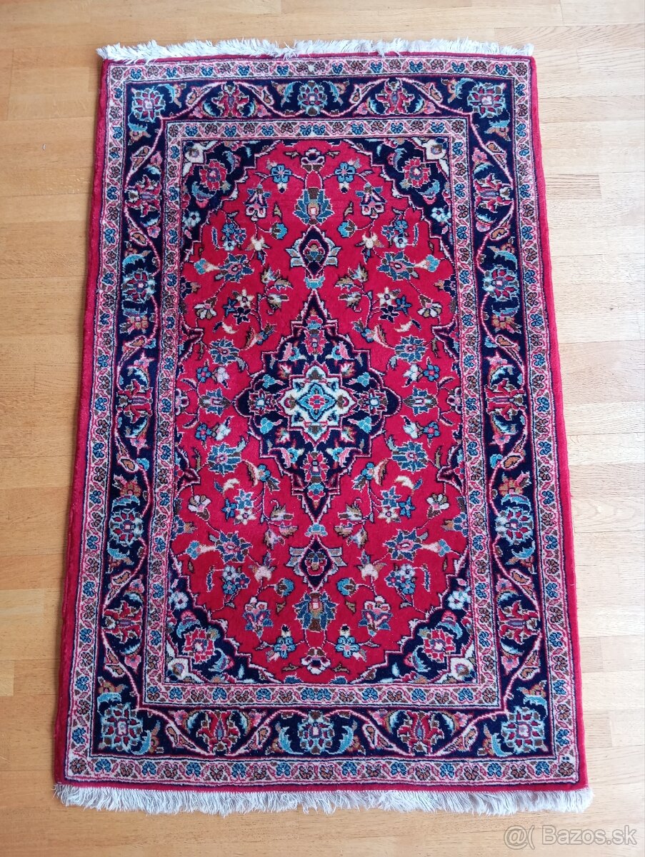 Hebký ručne viazaný koberec Keshan 160x95cm