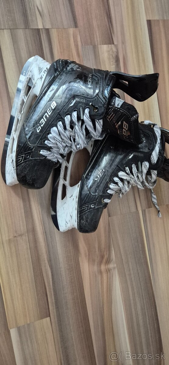 Predám hokejove korcule Bauer Mach 9 fit1.