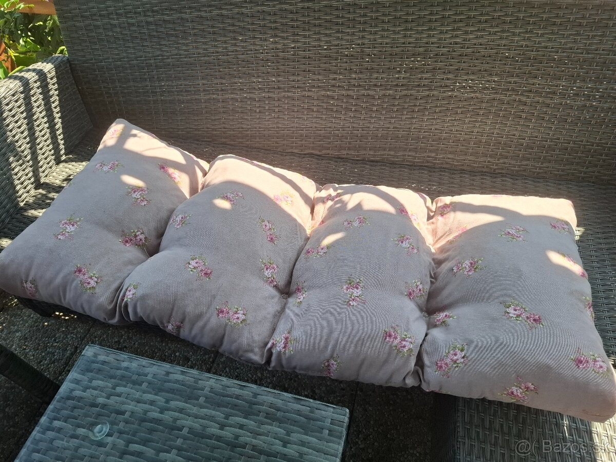 Podsedáky na paletové sedenie