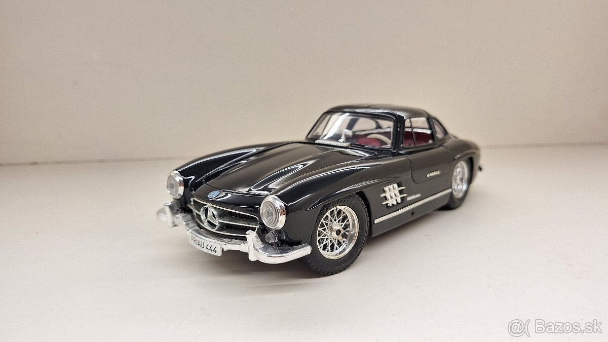 1:18 MERCEDES-BENZ 300SL