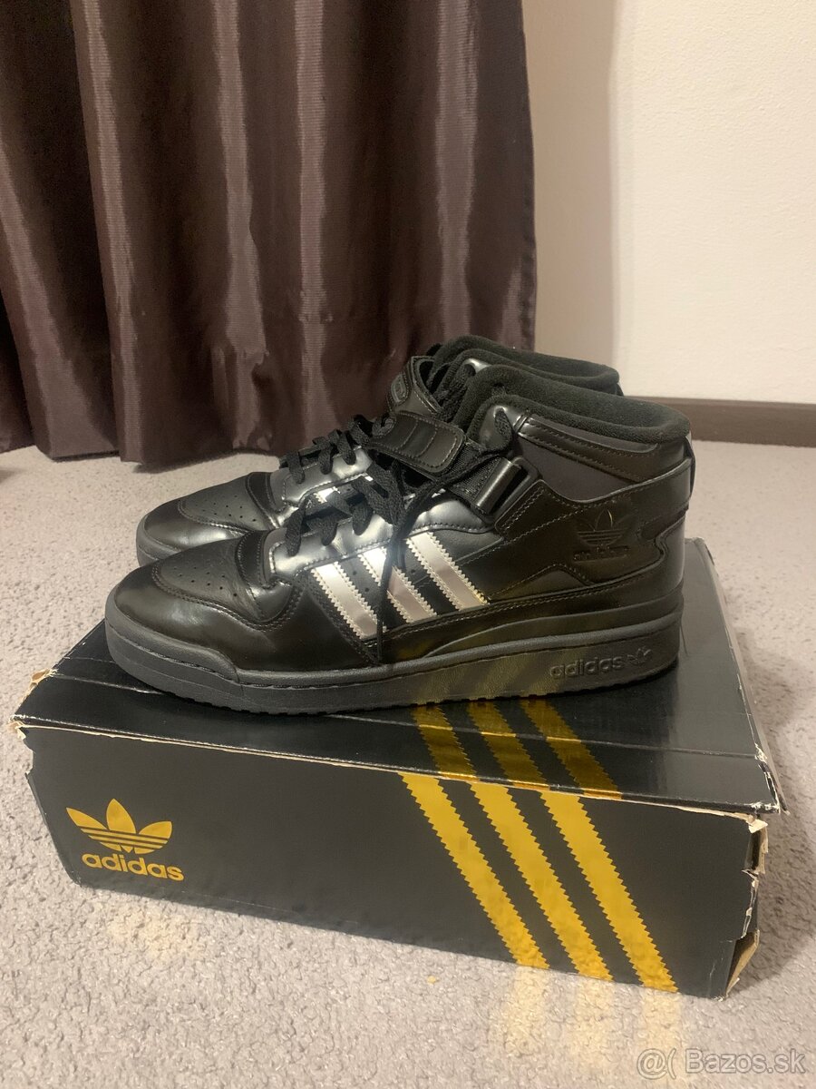 Adidas forum mid