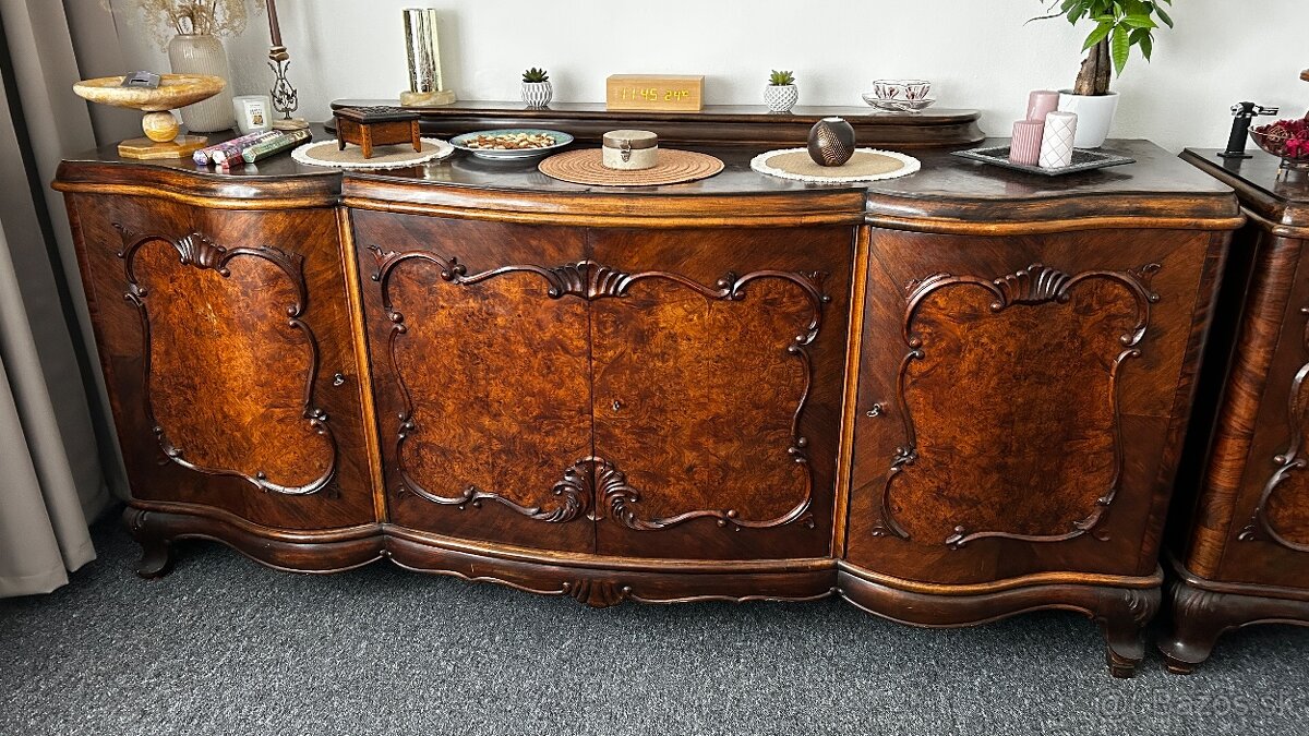 STAROŽITNÝ NÁBYTOK