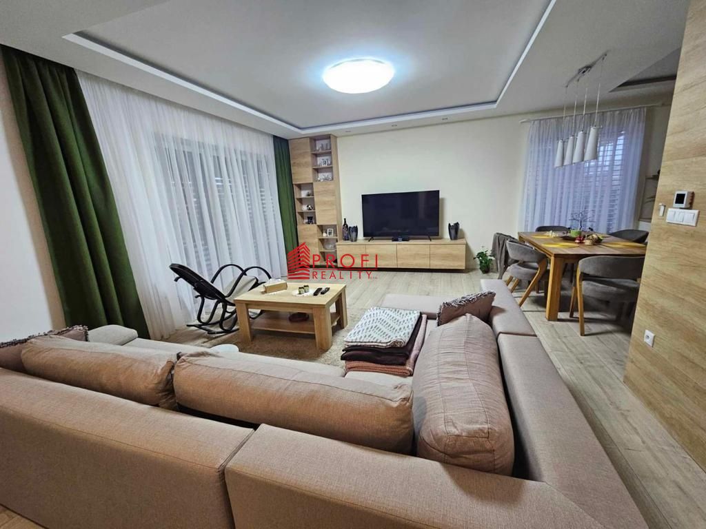 REZERVOVANÉ: Exkluzívne na predaj 4izbový dom s dvojgarážou