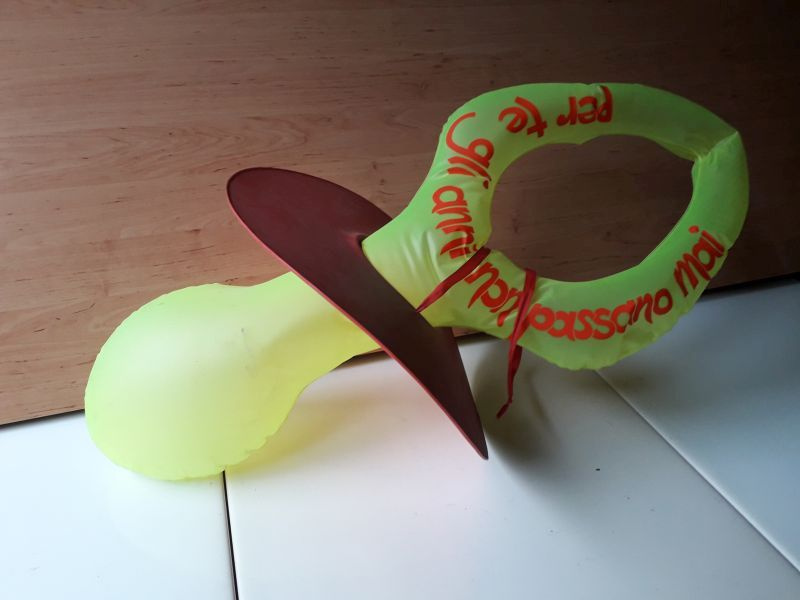 nafukovaci dekoracny cumlik