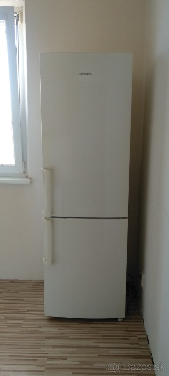 Chladnička s mrazničkou Samsung