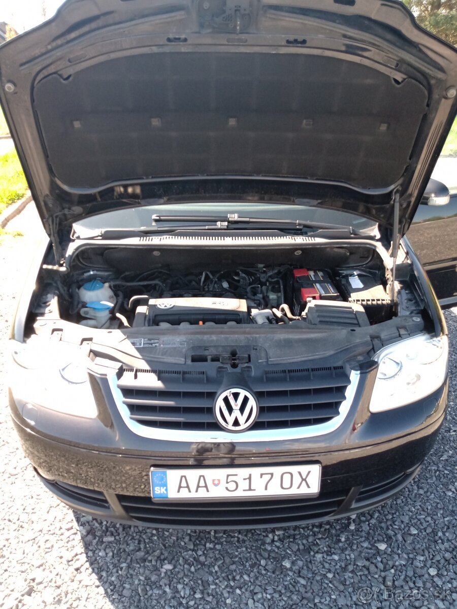 Predám Volkswagen Touran 2.0fsi 110kw, Webasto