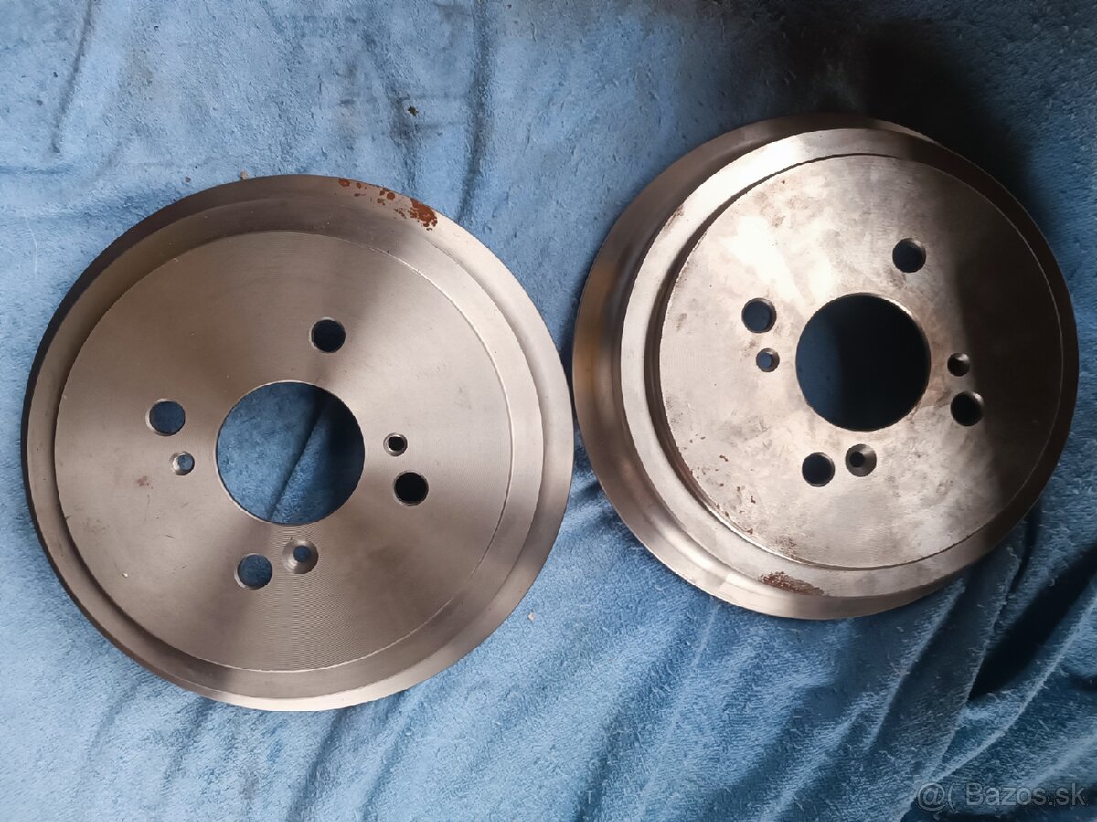 Predám 2× brzdový bubon – J3408007 (zadný)