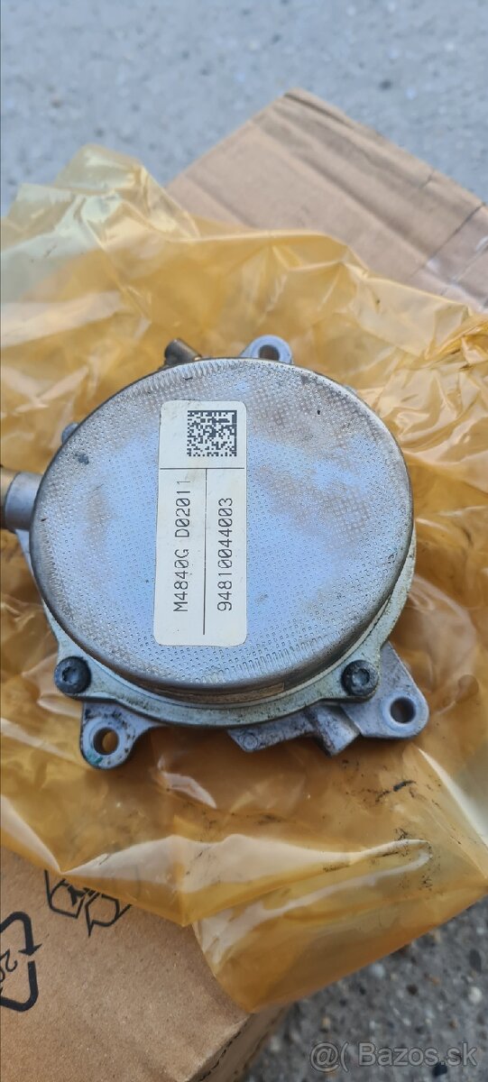 Predám originál používanú vákuovú pumpu Porsche