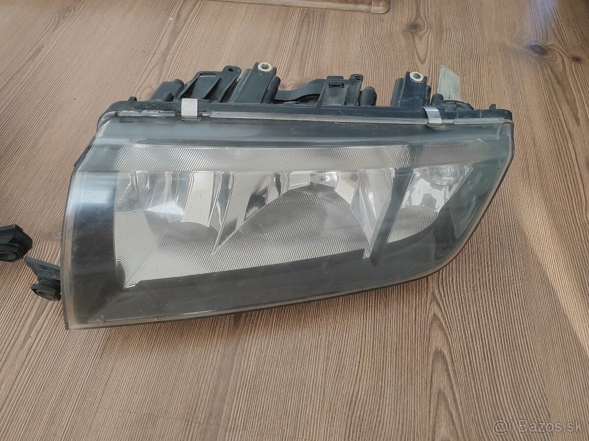 Škoda fabia 1 predné svetlá