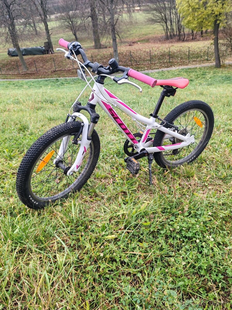 Predám dievčenský bicykel Scott 20
