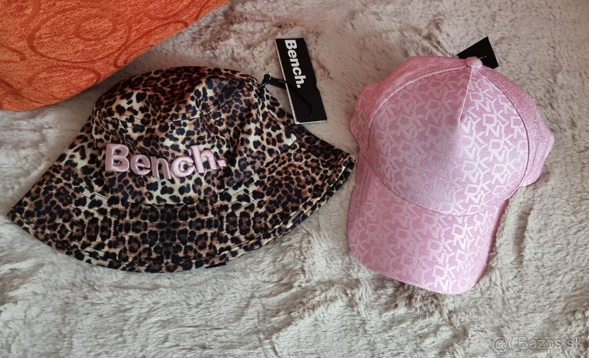 Klobúk Bench a šiltovka DKNY