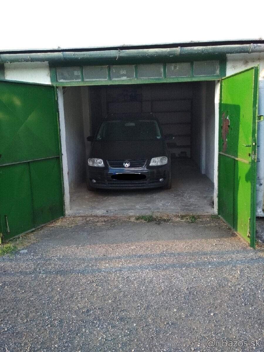 Garáž Malinovského