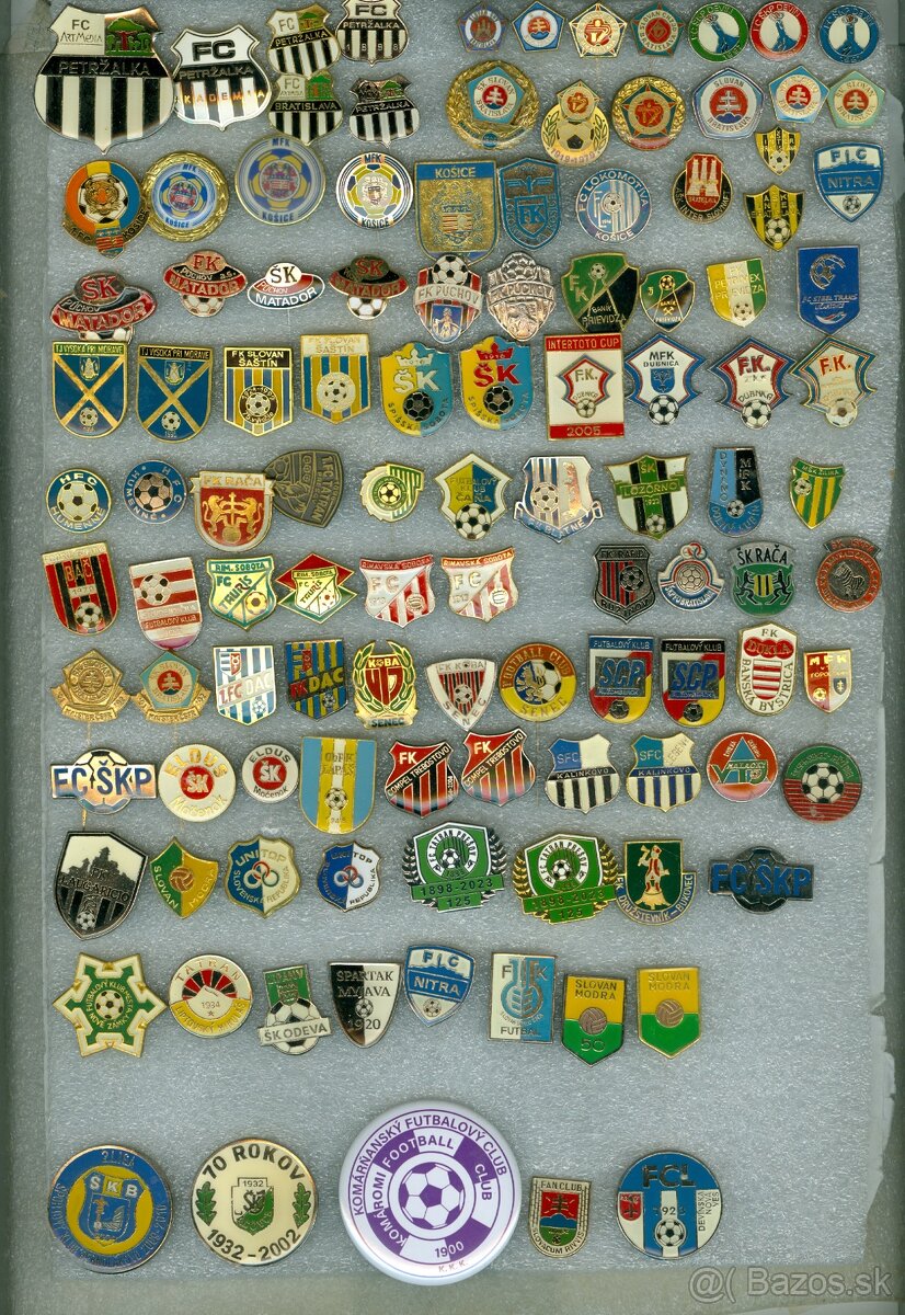 Predám futbalové odznaky Slovensko 1