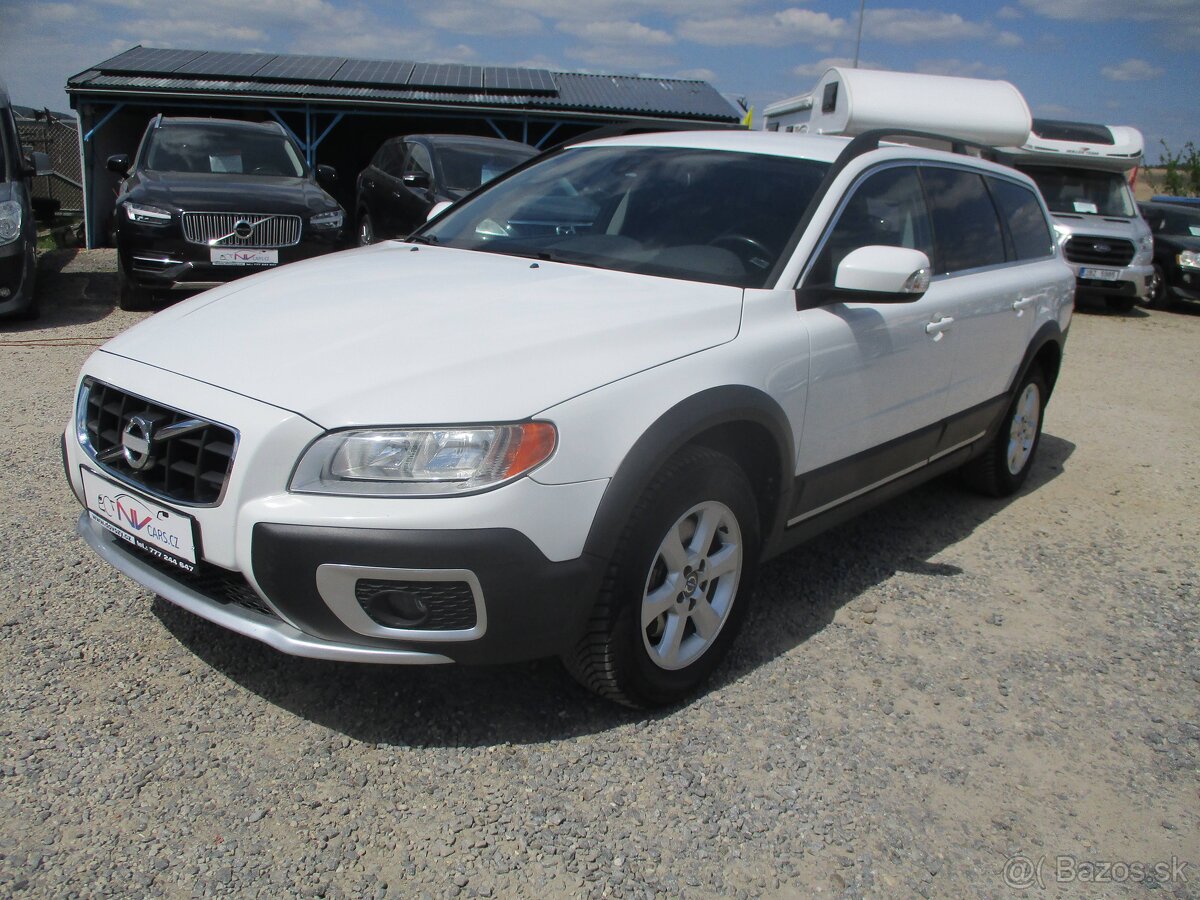 Volvo XC70 2,4D5 120KW Momentum Man. AWD 2012 DPH