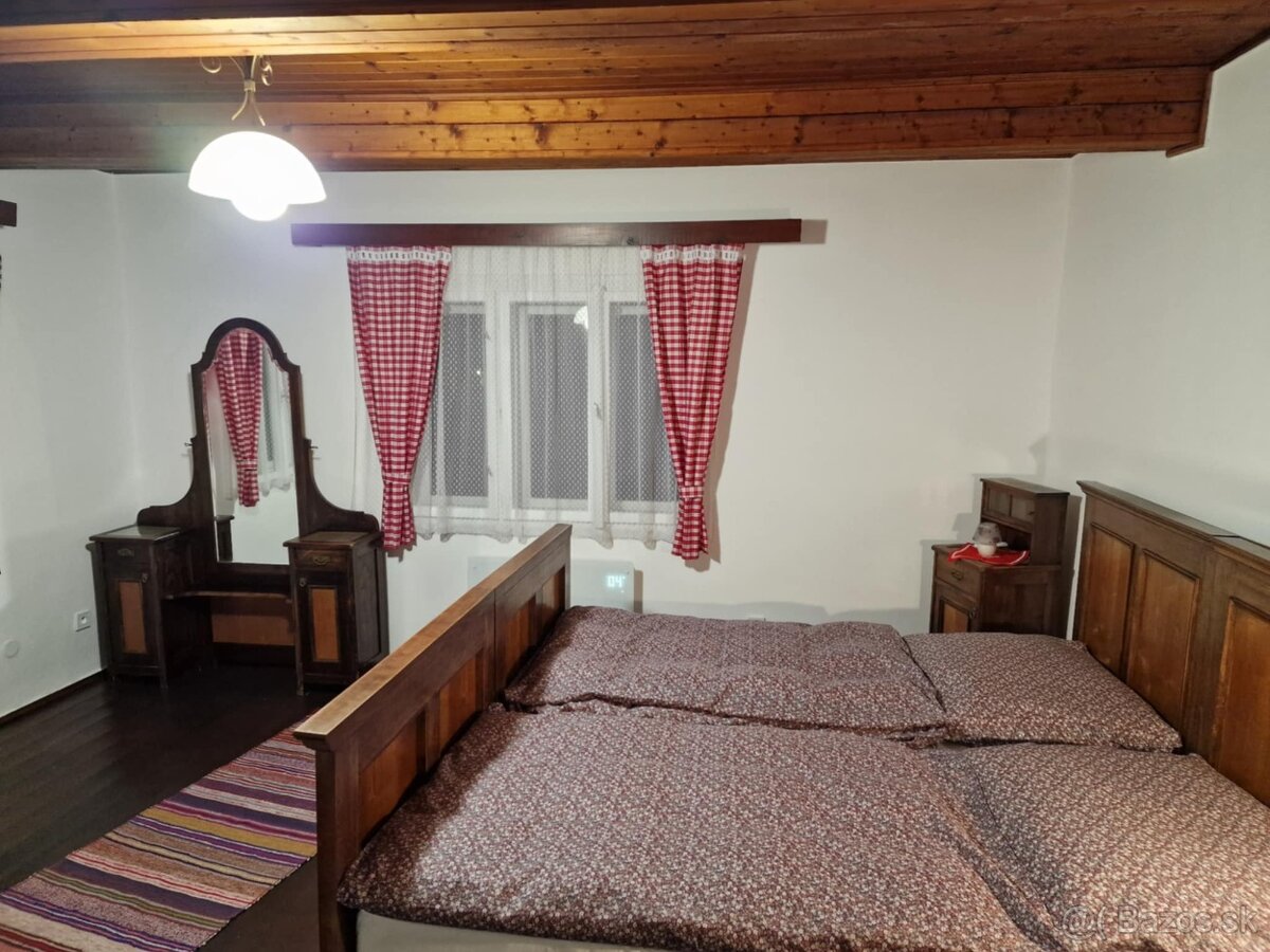 Starožitná splálňa