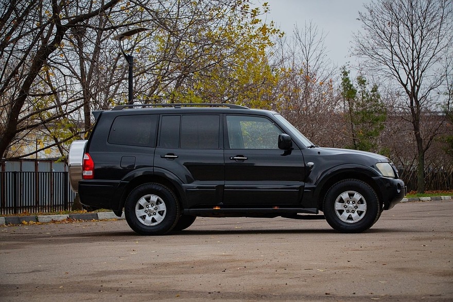 Rozpredam mitsubishi pajero 3 na diely