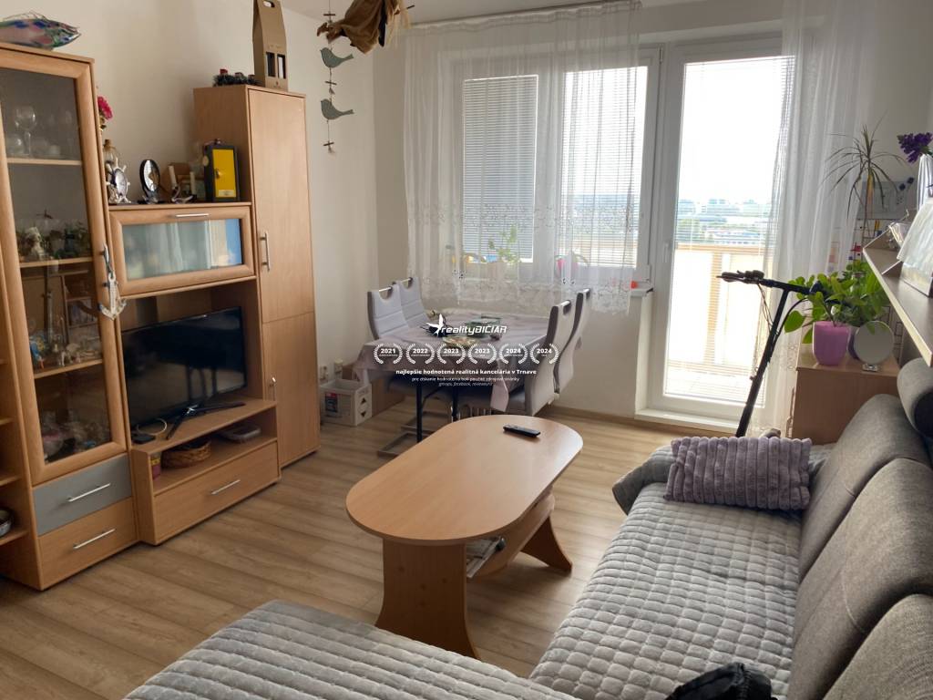 Na predaj 3 izbový byt po rekonštrukcii s dvomi loggiami