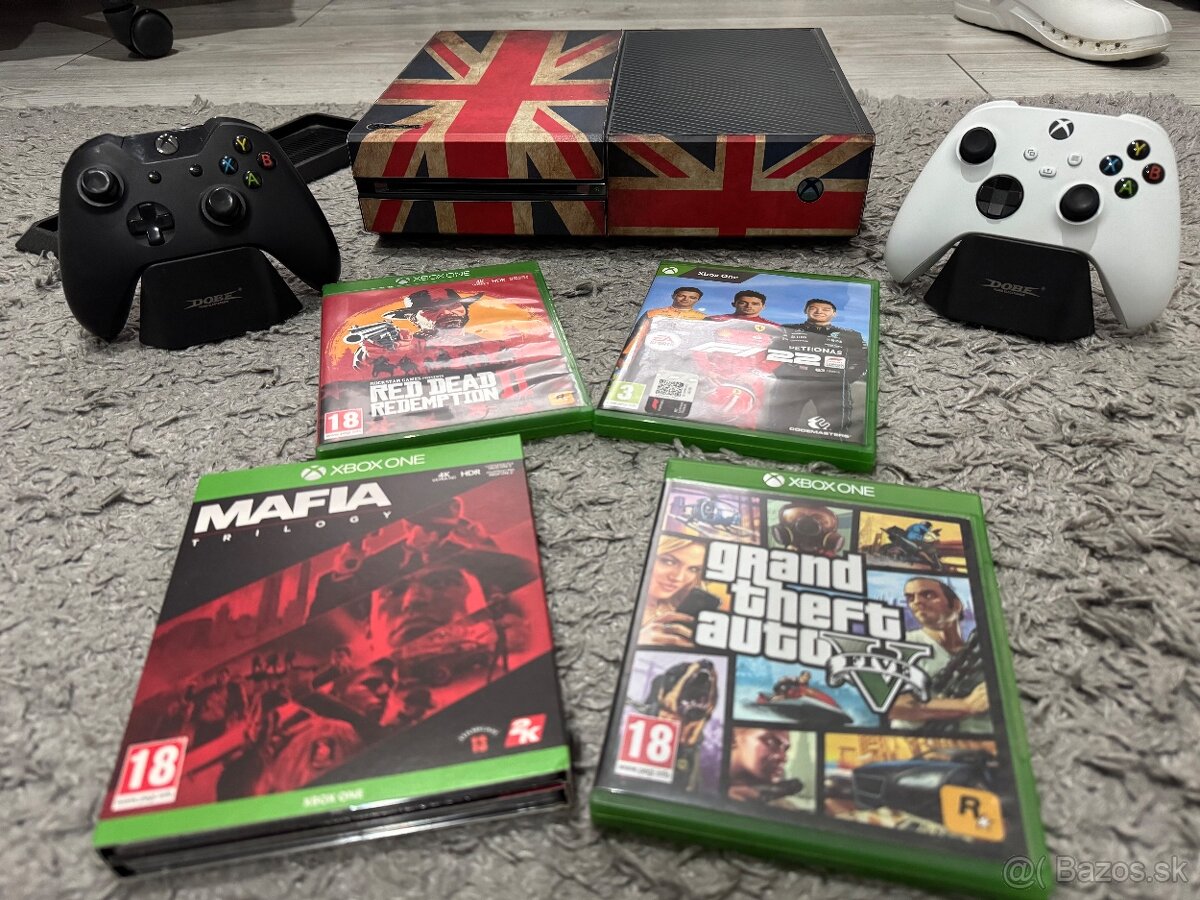 Xbox one 500 GB + 2 ovládače + hry