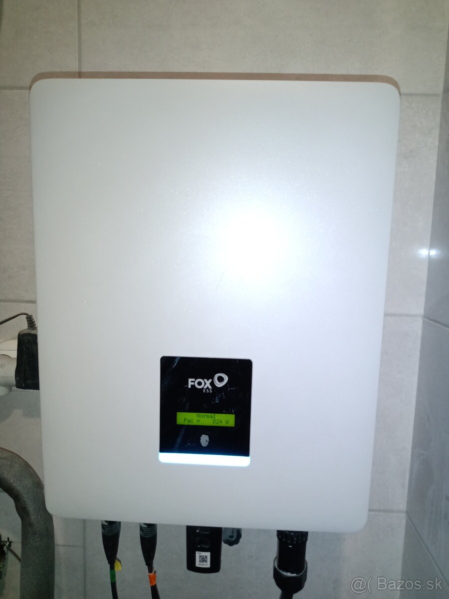 Menič napätia / invertor pre solárne panely 3-fázový FoxESS