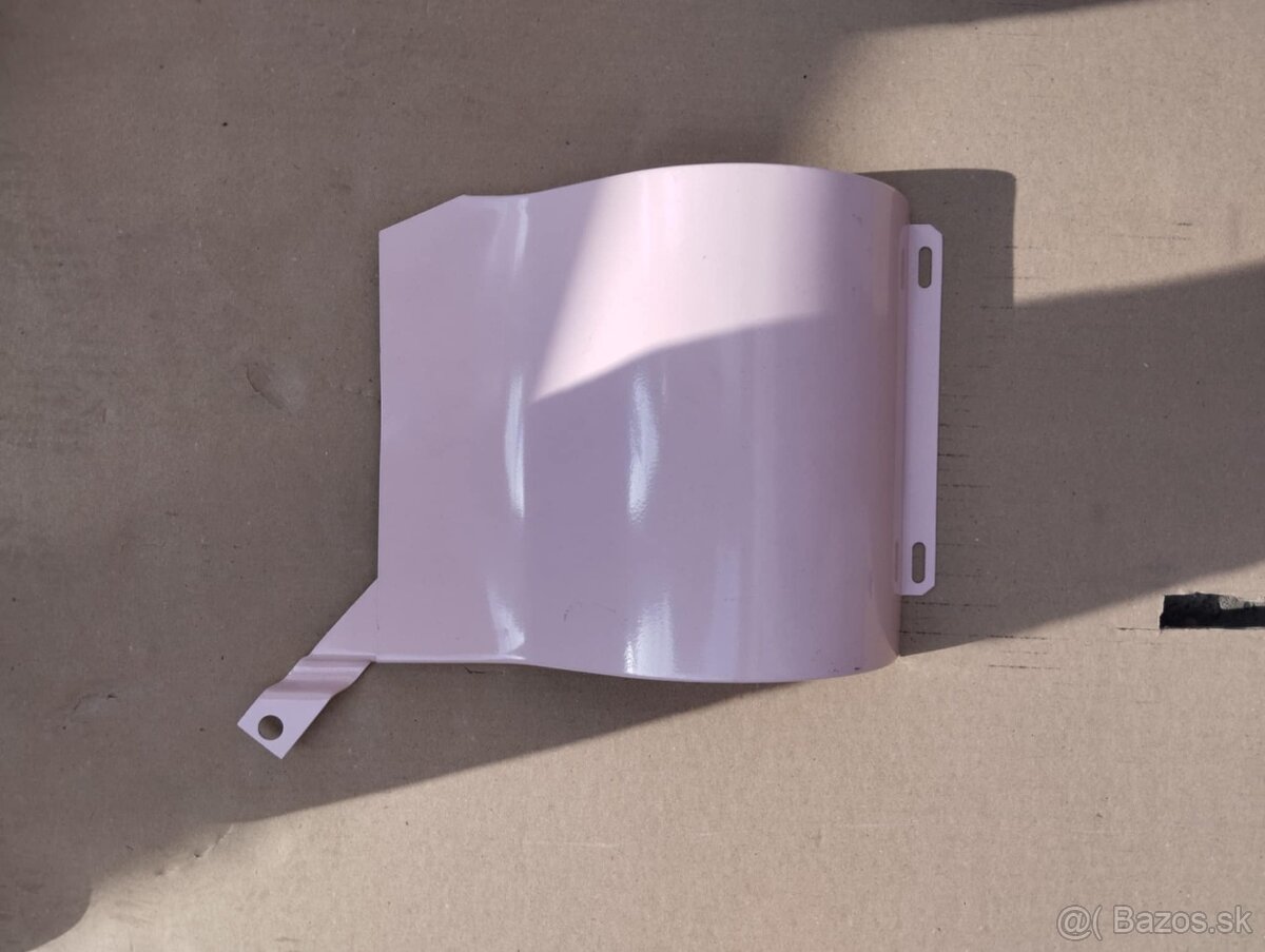 Predam kryt alternatora a radiator kurenia Zetor