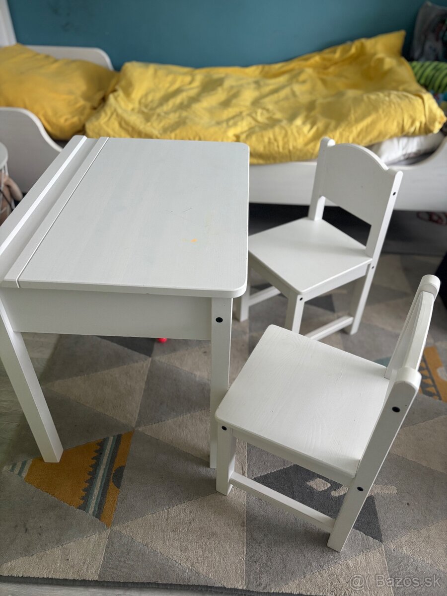 Drevený detský stolík + 2 stoličky Ikea