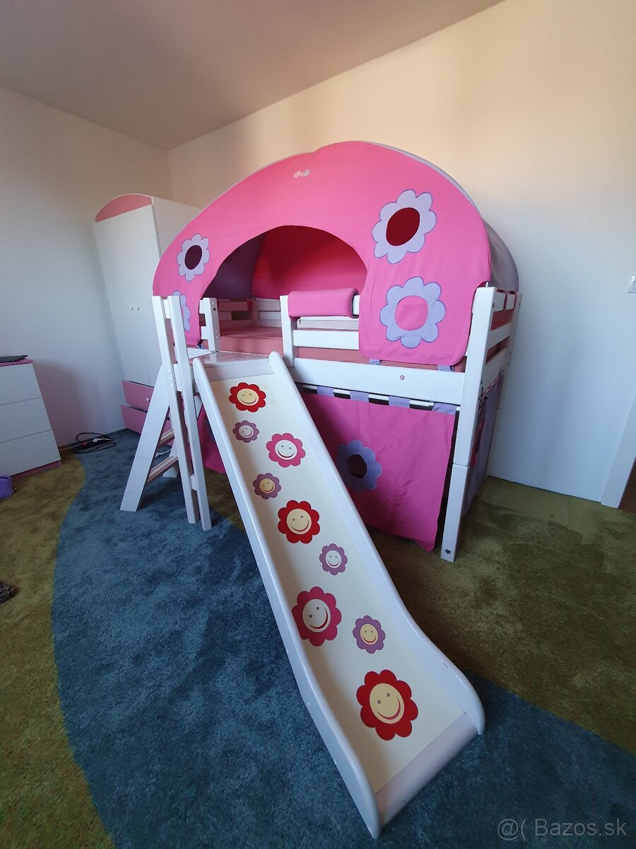 Detská posteľ so šmýkačkou