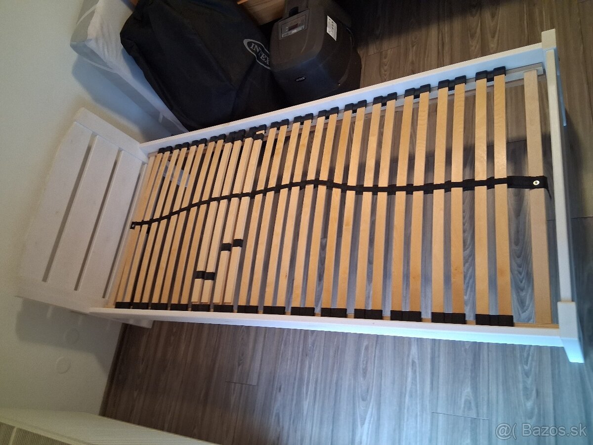 Predám drevenú postel 200x90
