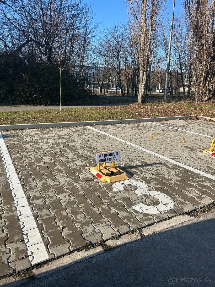 Parkovacie miesto Piešťany