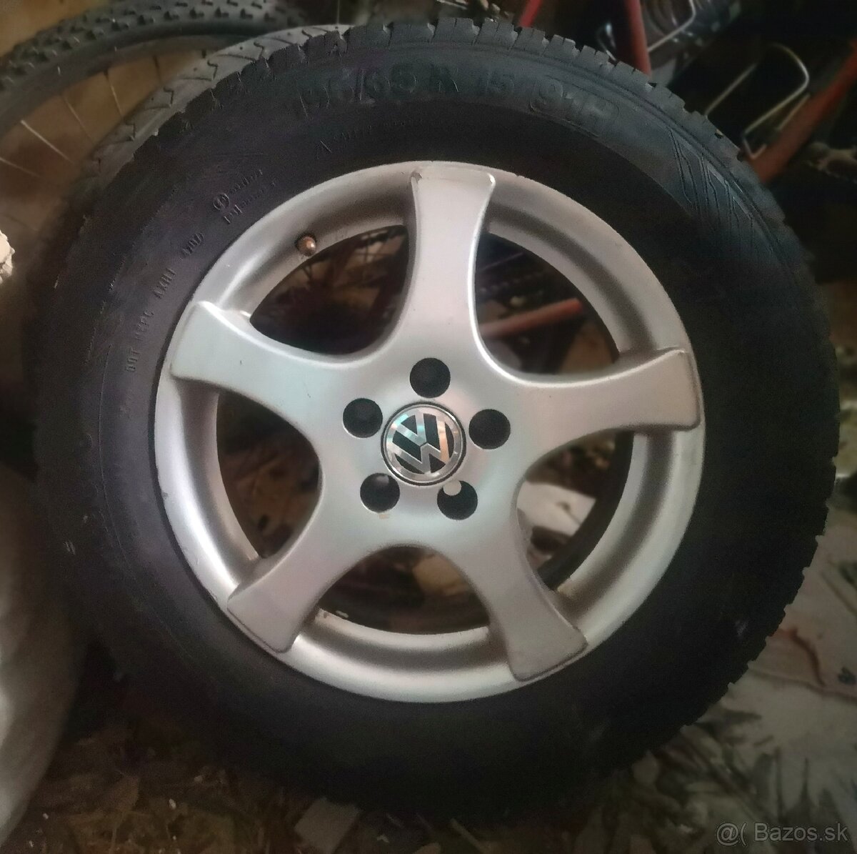 Elektróny / kolesá na Golf, škoda