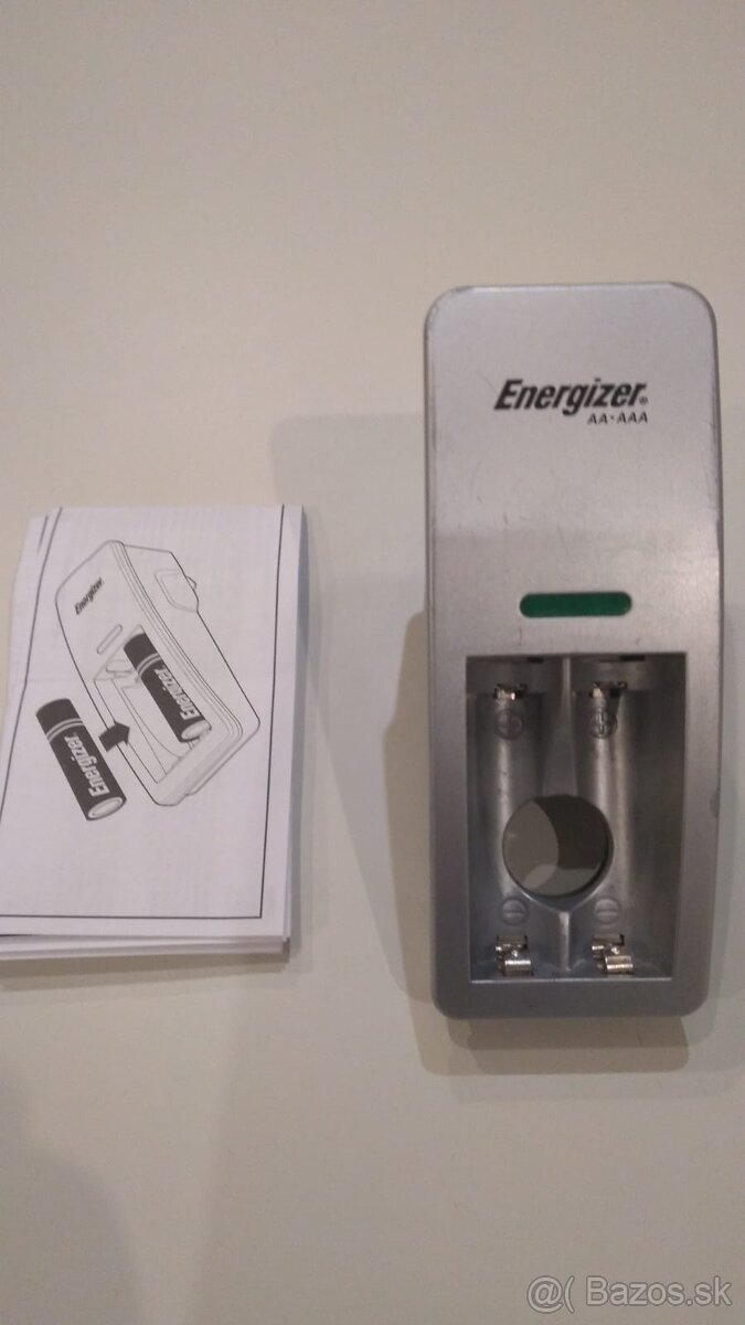 Predám nabíjačku batérií ENERGIZER,kôš nový,stoličku