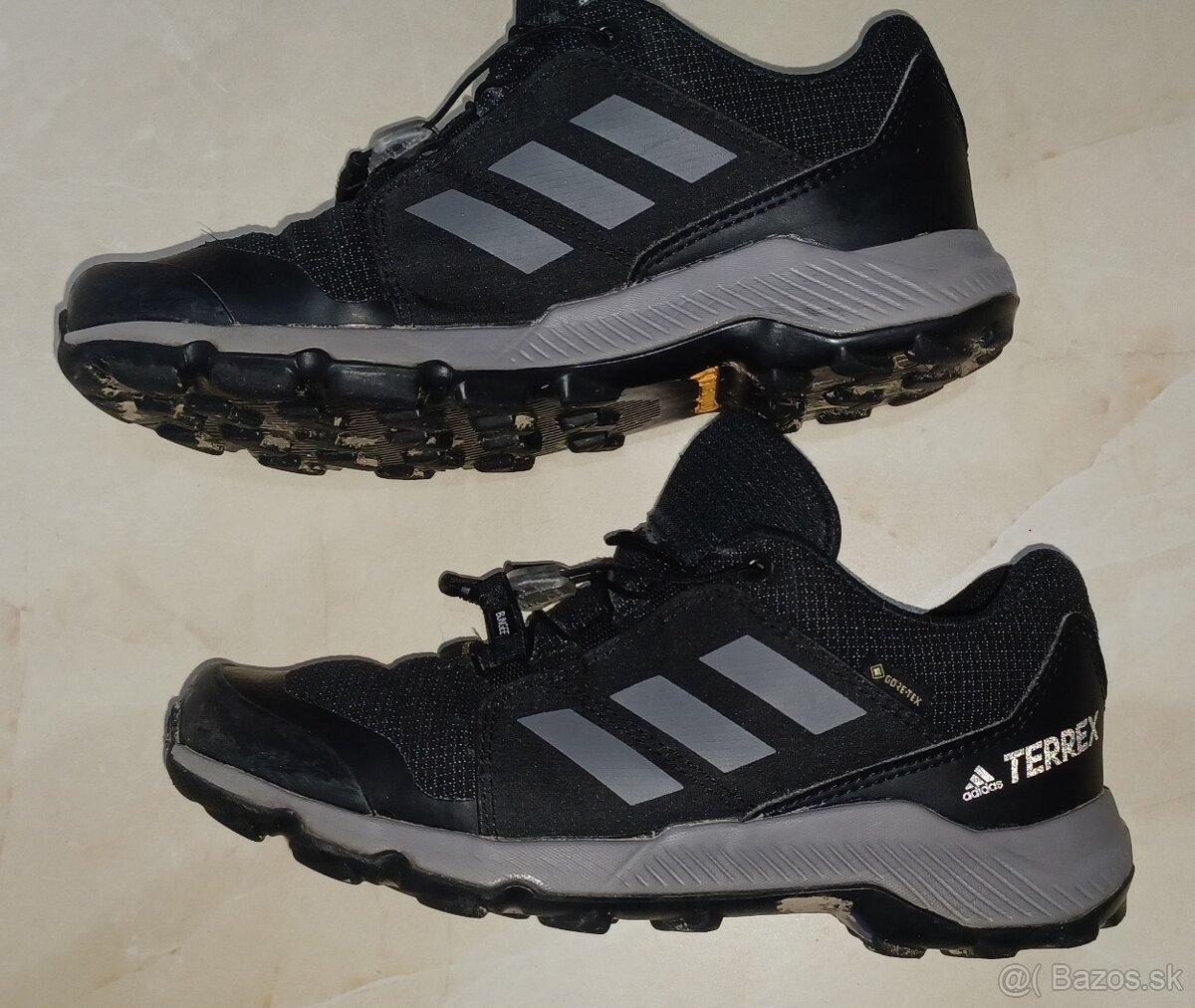 Predám detské tenisky Goratex adidas veľkosť 35.