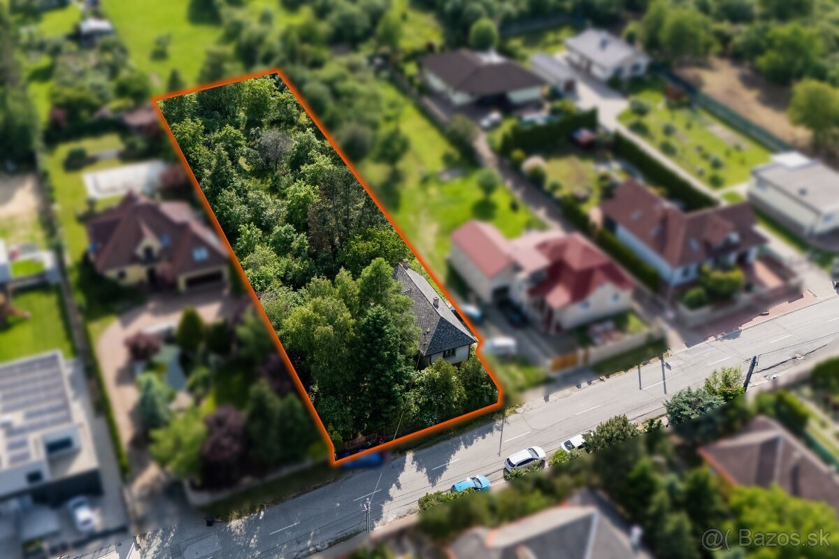 PEREŠ - Stavebný pozemok s RD, 1786 m2