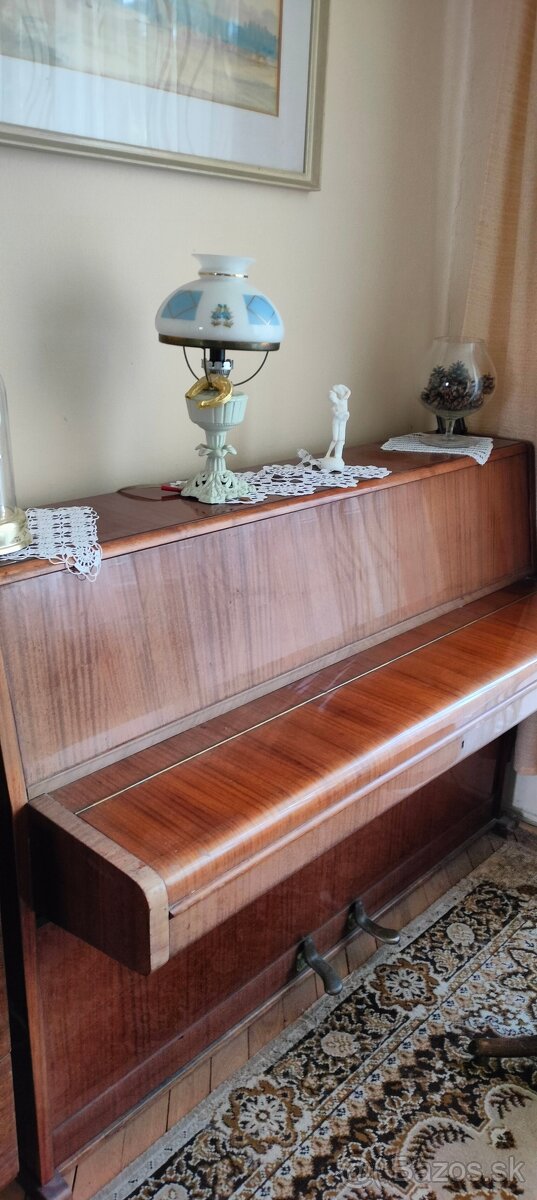 Predám piano Petrof