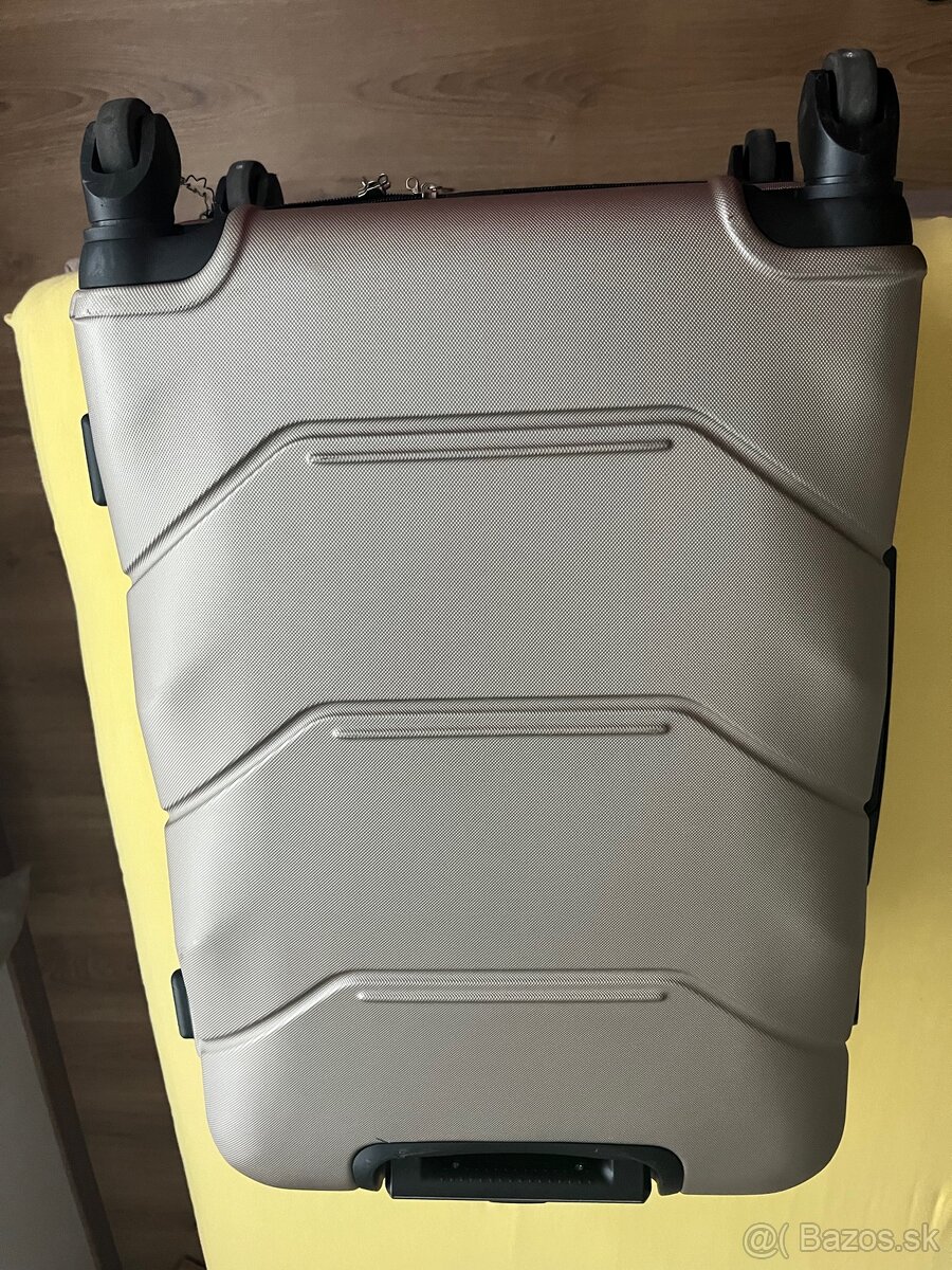 Cestovny kufor L - 60x40x25 cm