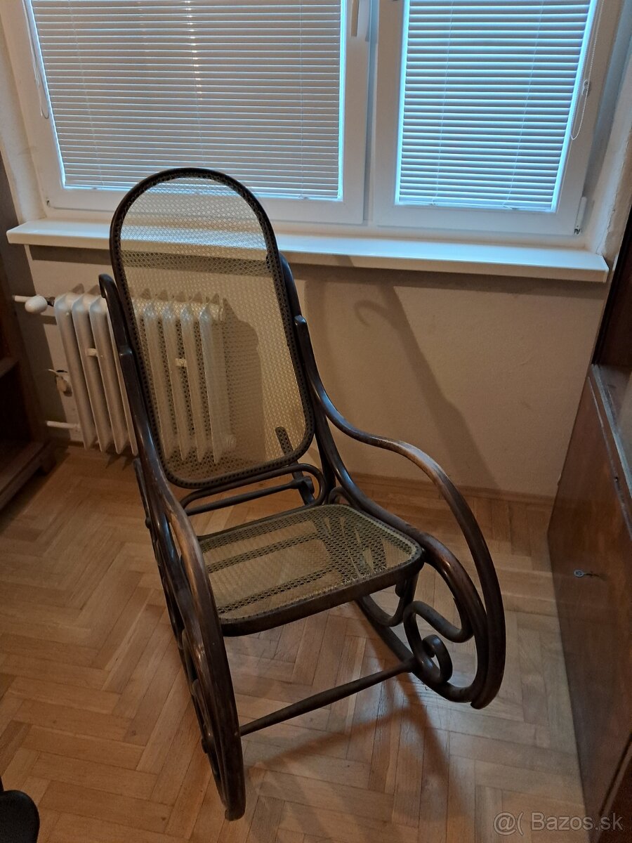 Starožitné hojdacie kreslo