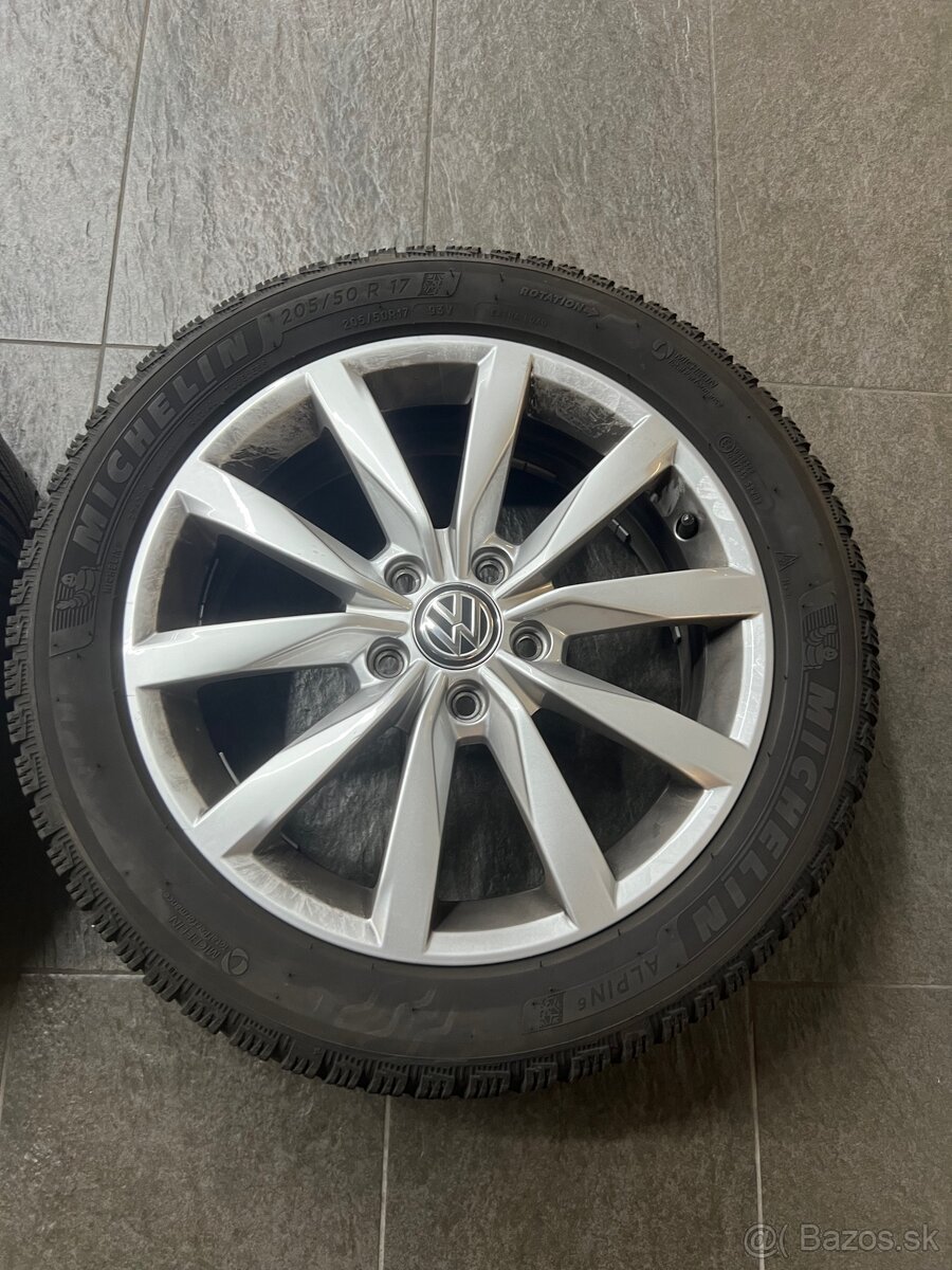 Predam original Volkswagen Dijon zimnu sadu 205/50 R17